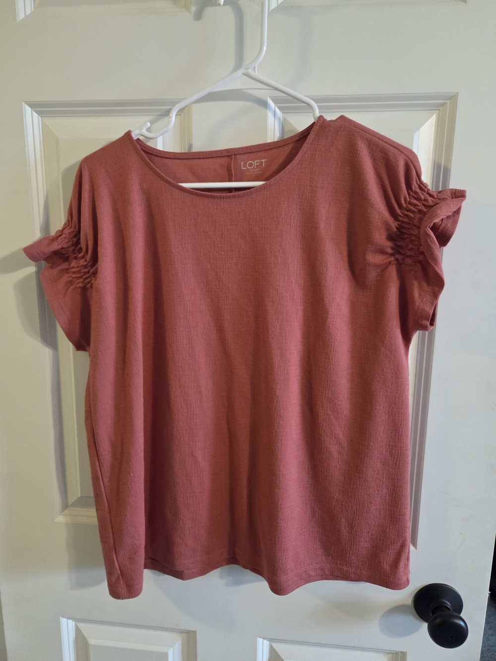LOFT Dusty Rose Short Sleeve Ruched Sleeve Top